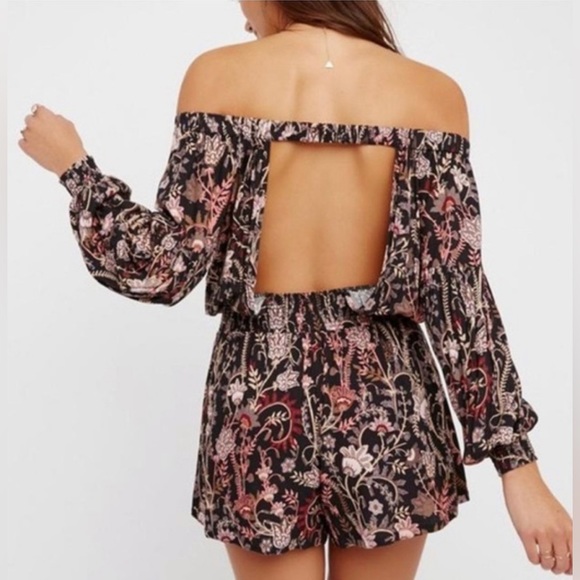 Free People Pretty & Free Black Floral Print Romper Boho Cut Out Back Size Small - Picture 3 of 12